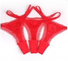 Эротические красные кружевные трусики photo 1