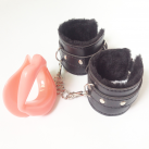 Мягкие наручники 2in1 и розовый кляп в форме губ photo 4