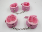 Розовые наручники с плюшем photo 2
