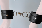 Наручники из искусственной кожи. photo 6