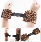 Леопардовые наручники и маска Feetcuffs  photo 1